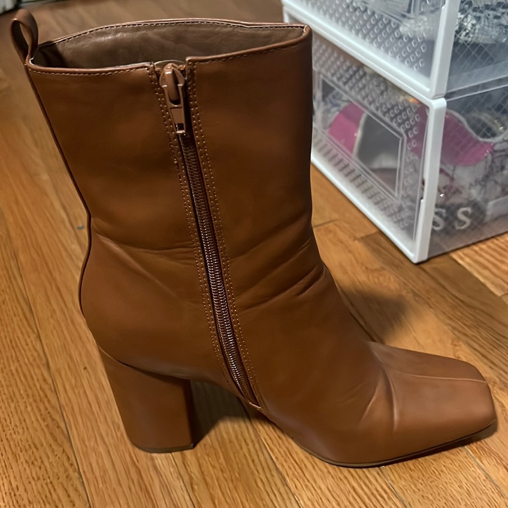 brown boots used once